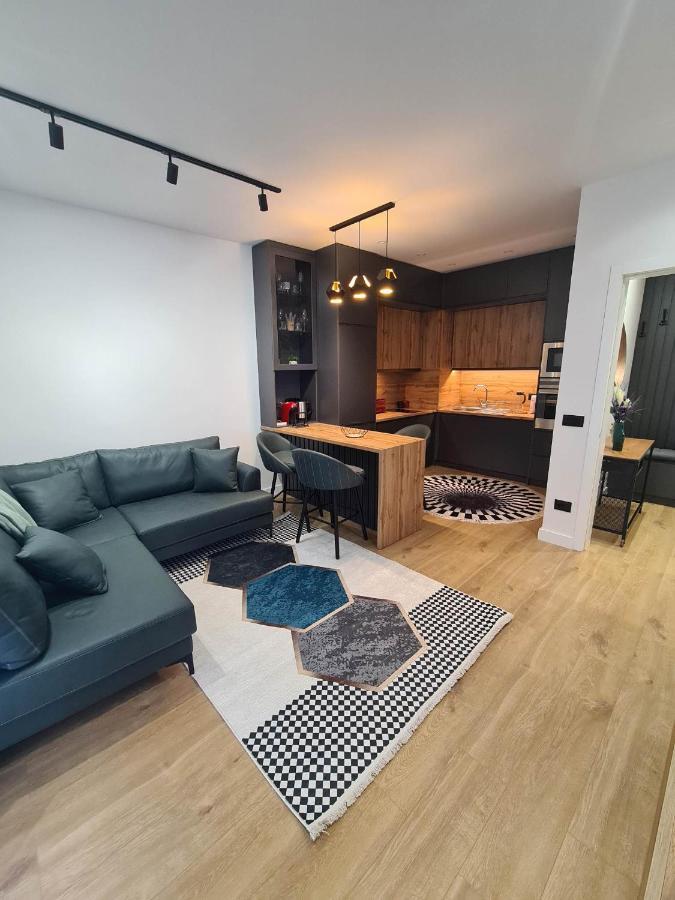 Grey Luxury Apartment Гірокастра Екстер'єр фото