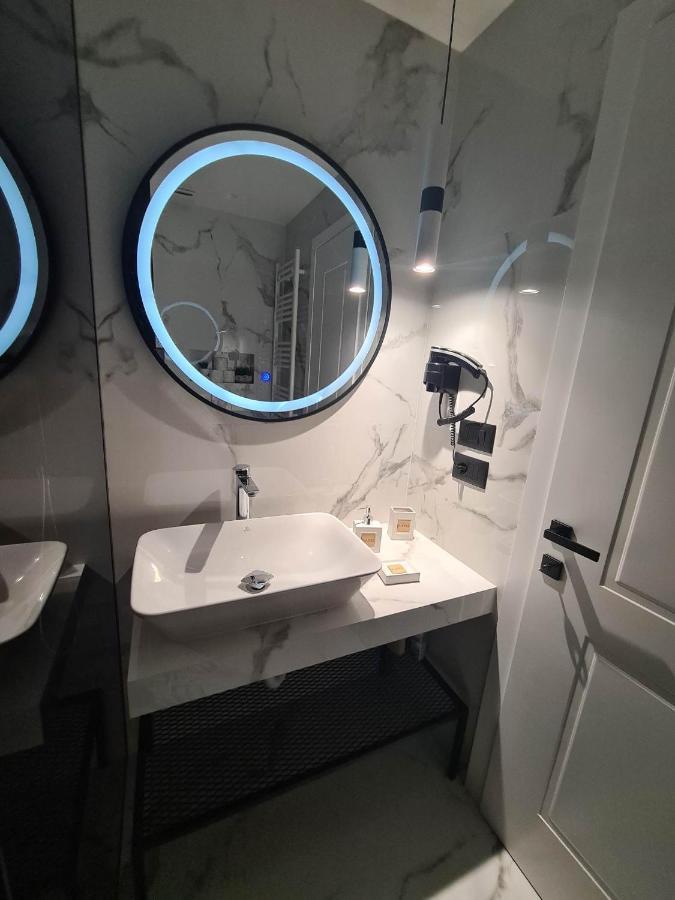 Grey Luxury Apartment Гірокастра Екстер'єр фото