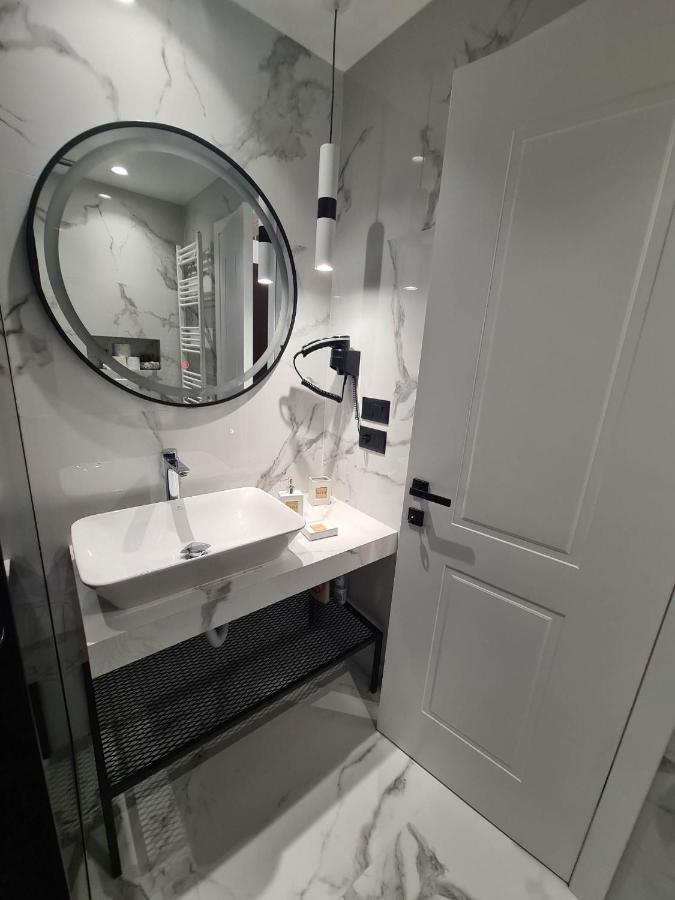 Grey Luxury Apartment Гірокастра Екстер'єр фото